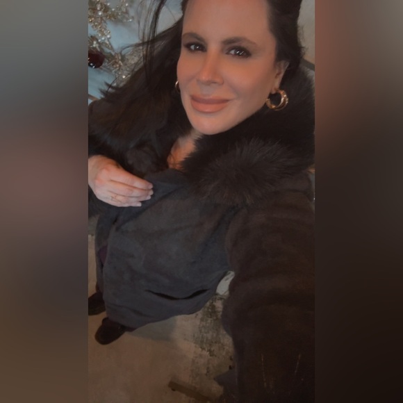 Luxurious Faux Fur Trimmed Espresso Fur Coatigan Size: XL - Picture 4 of 7